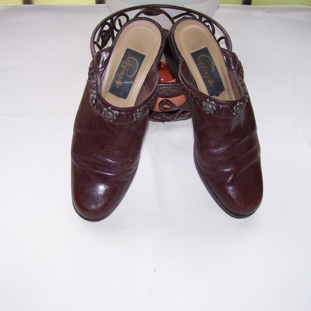 Pappagallo Brown Leather Mules Size 7M